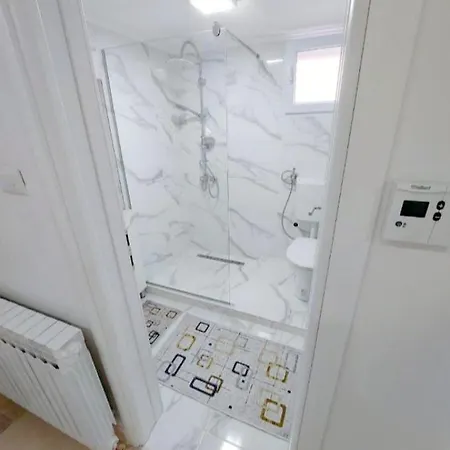 Natural And 아파트 사라예보