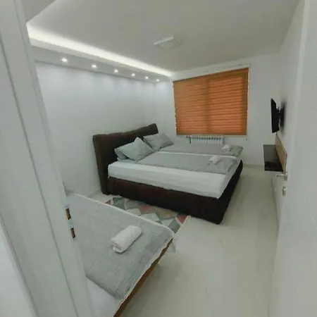 Natural And Apartman