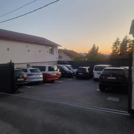 Natural And سراييفو