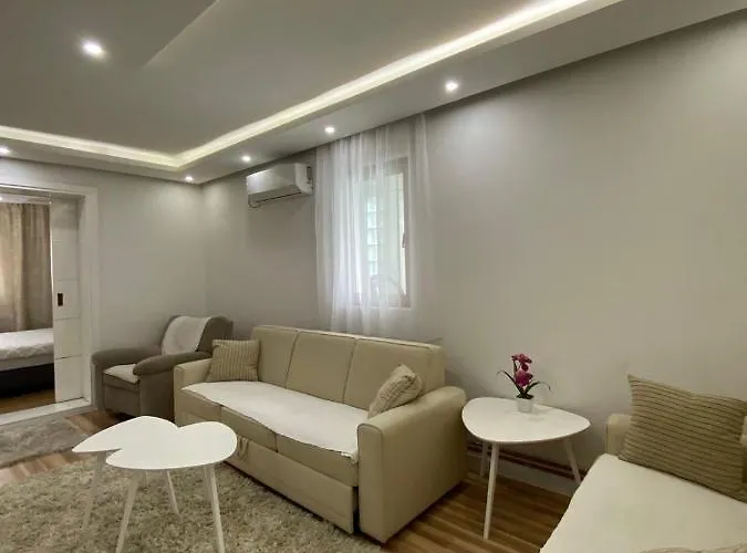 شقة Natural And *