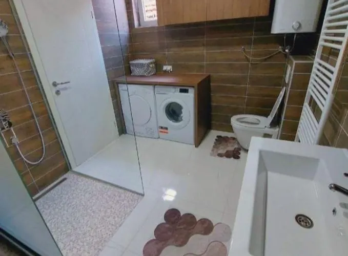 شقة Natural And *