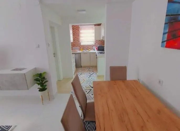 Natural And شقة *